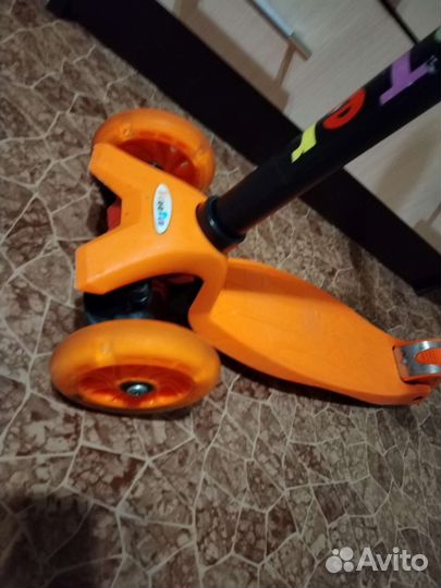 Самокат детский трехколесный