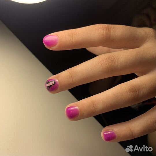 Модель на маникюр