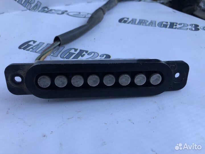 Доводчик дверей задний Mazda mpv