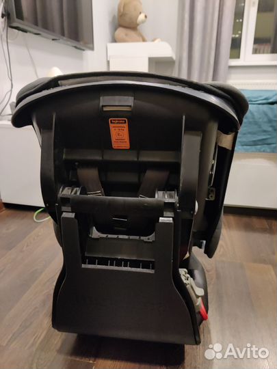 Автомобильное кресло