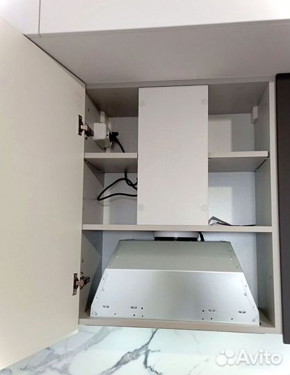 Кухня в потолок