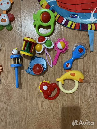 Развивающие детские игрушки погремушки
