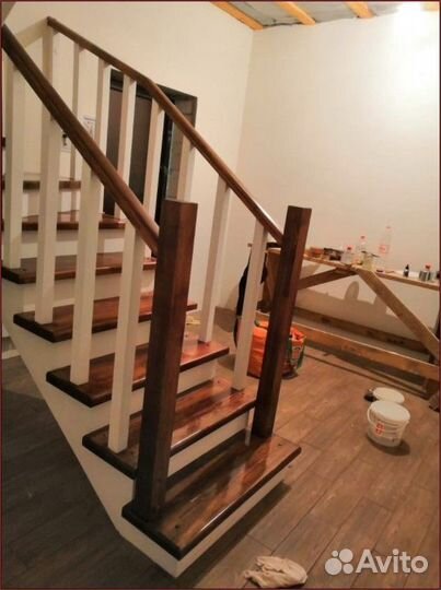Лестница деревянная