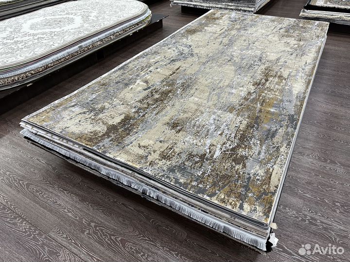 Ковер новый 2*4 современный