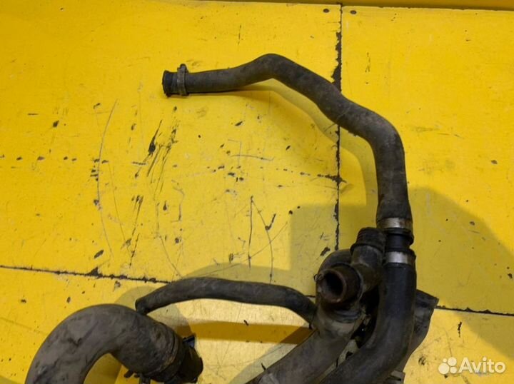 Патрубок системы охлаждения Ford Focus 2004–2008