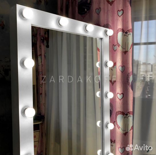 Гримерное зеркало с подсветкой