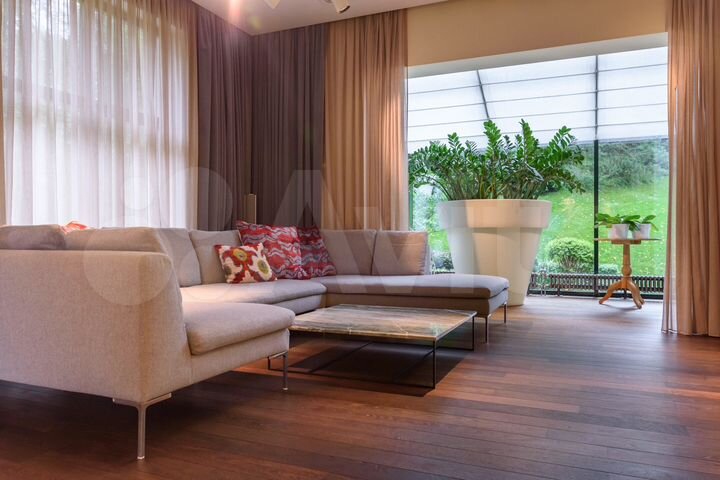 Дом 400 м² на участке 20 сот.