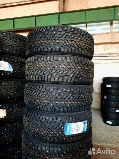 Nokian Tyres Hakkapeliitta 9 215/55 R17 98T