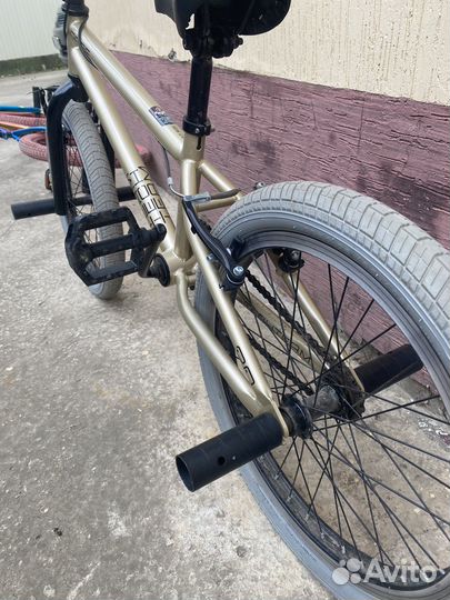 Трюковой велосипед BMX Tech Team