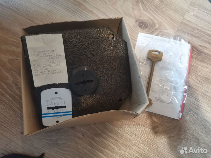 Замок Эльбор и дверные личинки 2шт