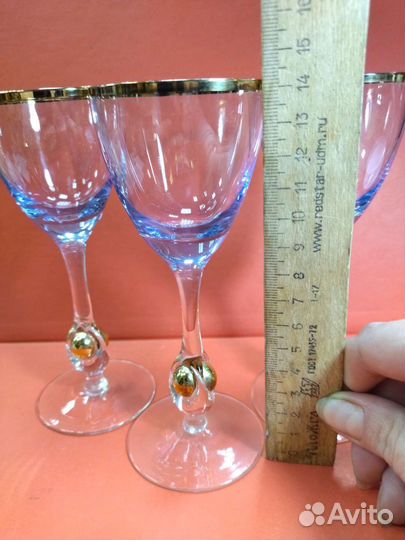 Бокалы с золотым шариком