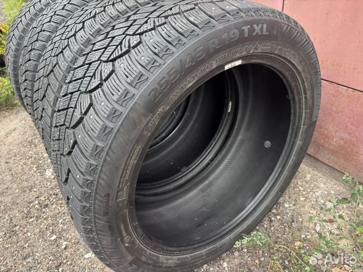 Continental IceContact 2 255/45 R19 104T