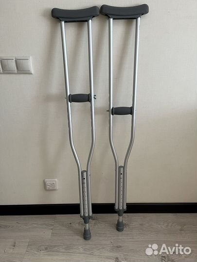 Костыли подмышечные фирмы Bronigen р. М