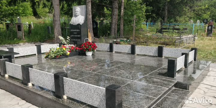 Благоустройство мест захоронений, памятники