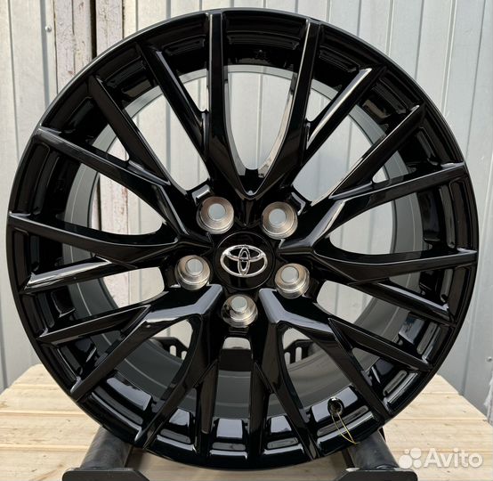 Диски Toyota r17 5*114,3,DIA 60,1,et40