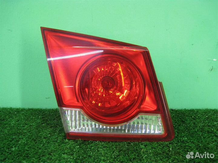 Фонарь задний внутренний левый Chevrolet Cruze J3