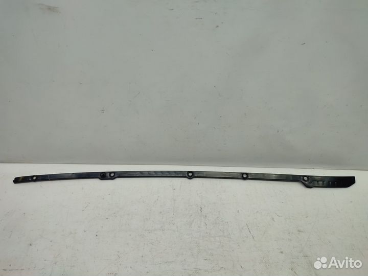 Молдинг лобового стекла правый Hyundai Sonata 8