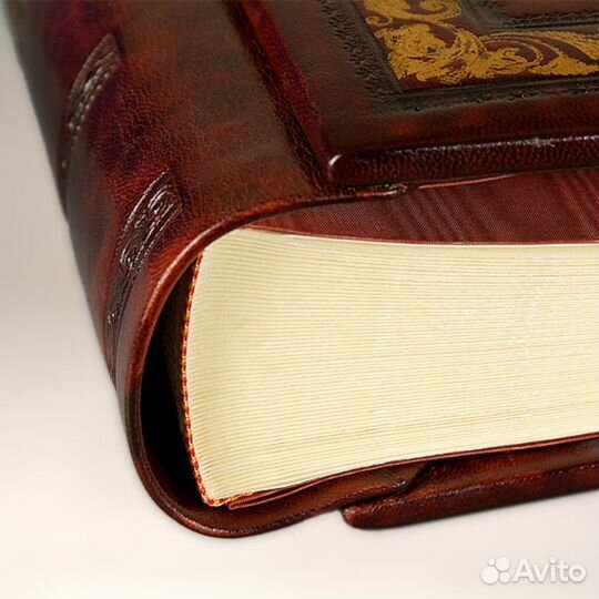 Фотоальбом в кожаном переплете