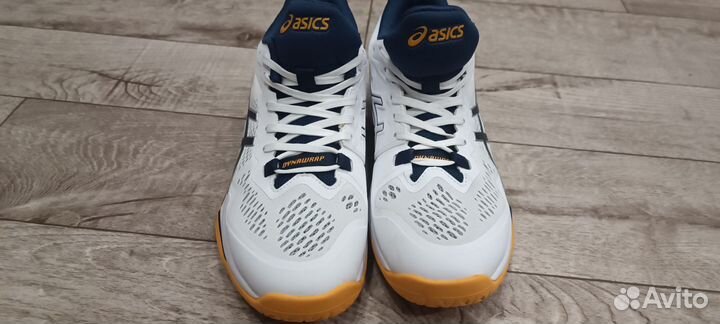 Кроссовки asics