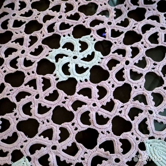 Винтажные вязаные салфетки и снежинки