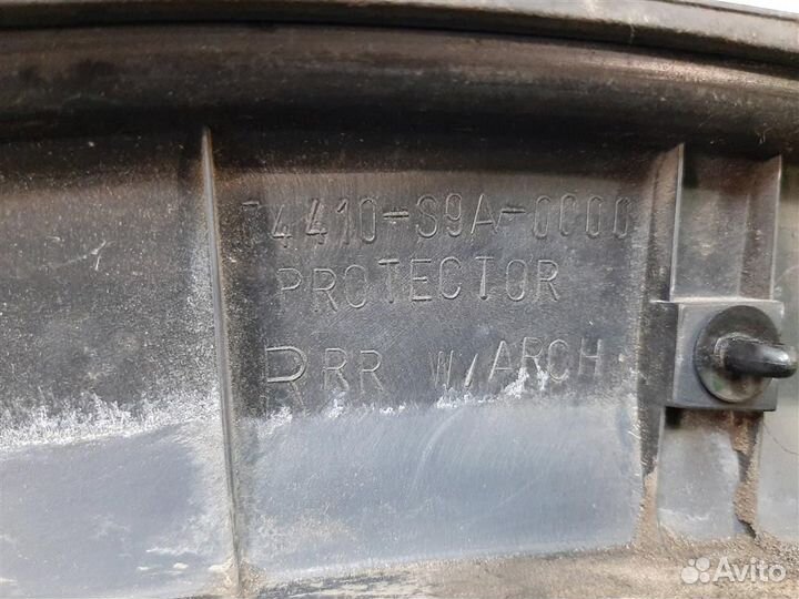 Молдинг крыла заднего правого Honda CR-V 2 (RD5)