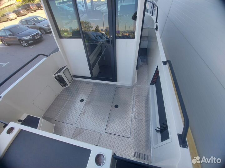 Катер Windboat 7.0 Cabin