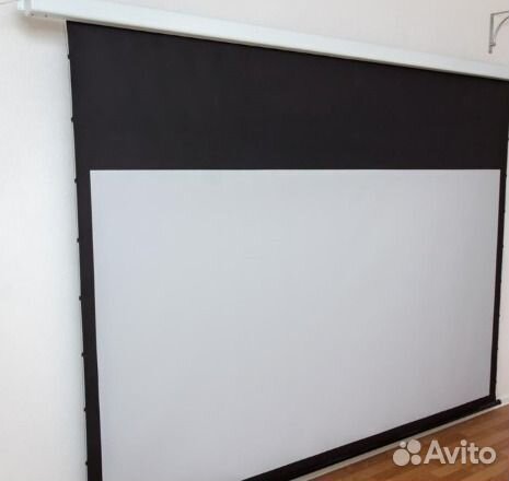 Экран моторизированный для проектора