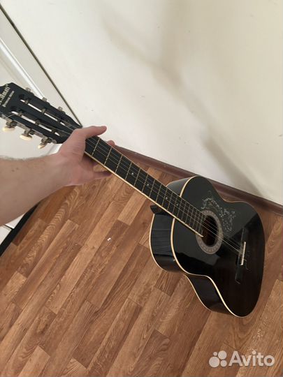 Акустическая гитара Amati