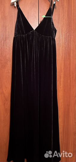 Платье женское черное бархатное 42