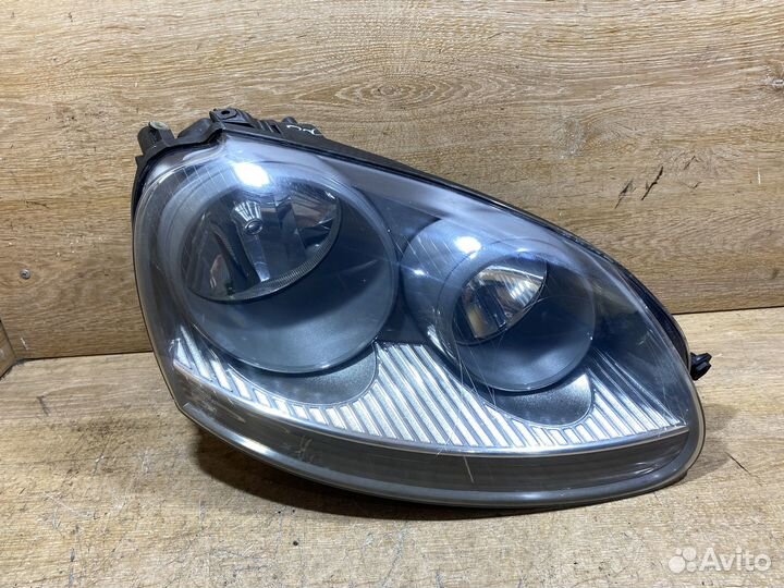 Фара передняя правая Volkswagen Golf 5 Арт 142013