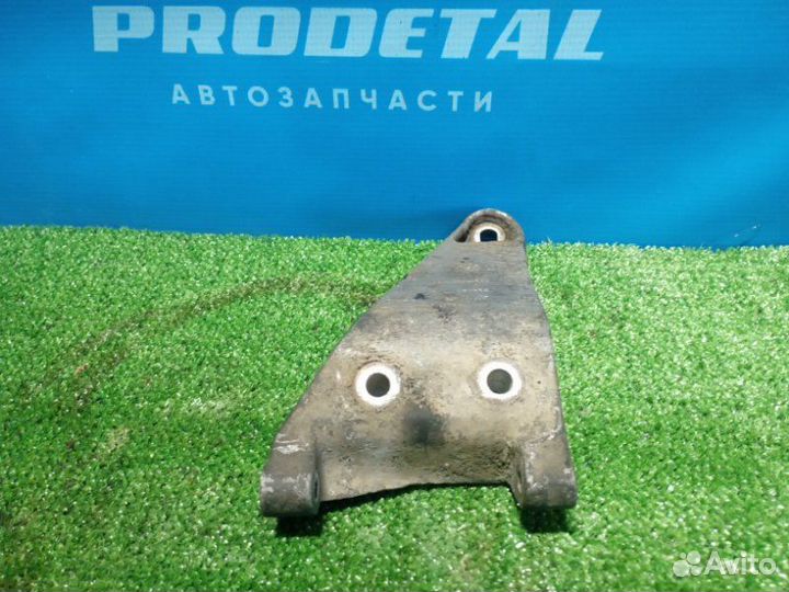 Кронштейн генератора Daewoo Nexia 1.5 16V A15MF