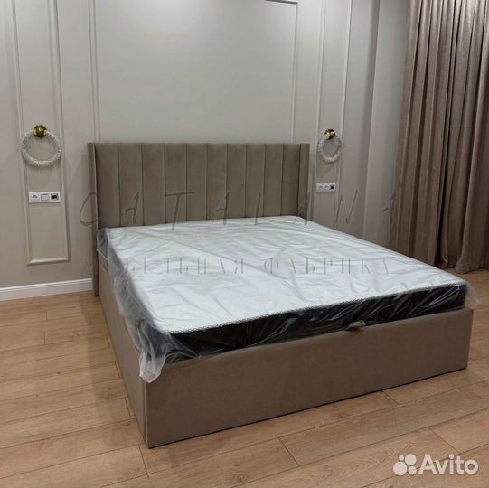 Кровать двуспальная