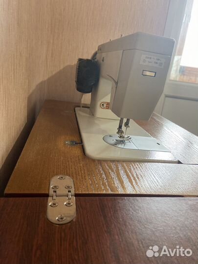 Швейная машина чайка 143