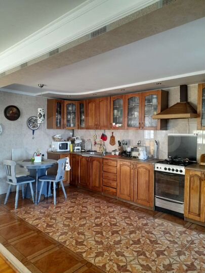 3-к. квартира, 111,8 м², 2/5 эт.