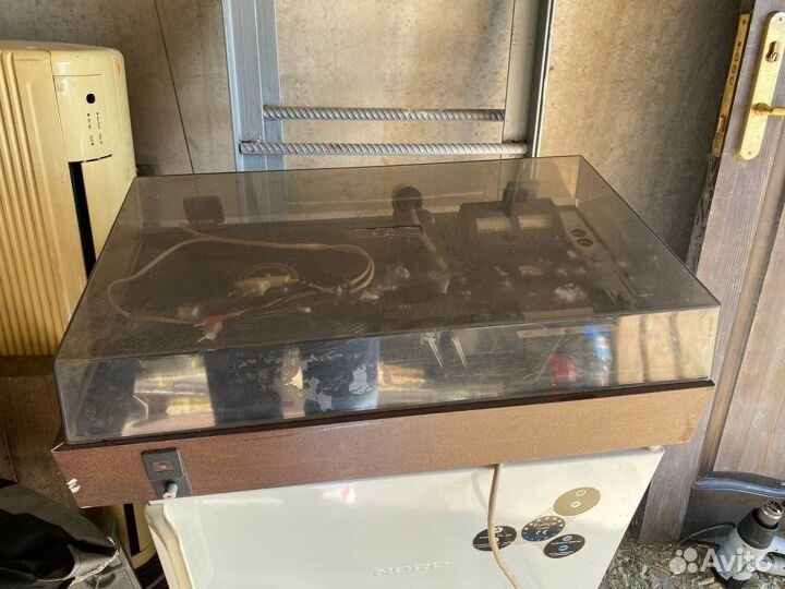 Проигрыварель виниловых пластинок