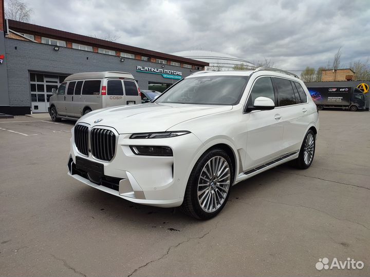 BMW X7 3.0 AT, 2023, 490 км