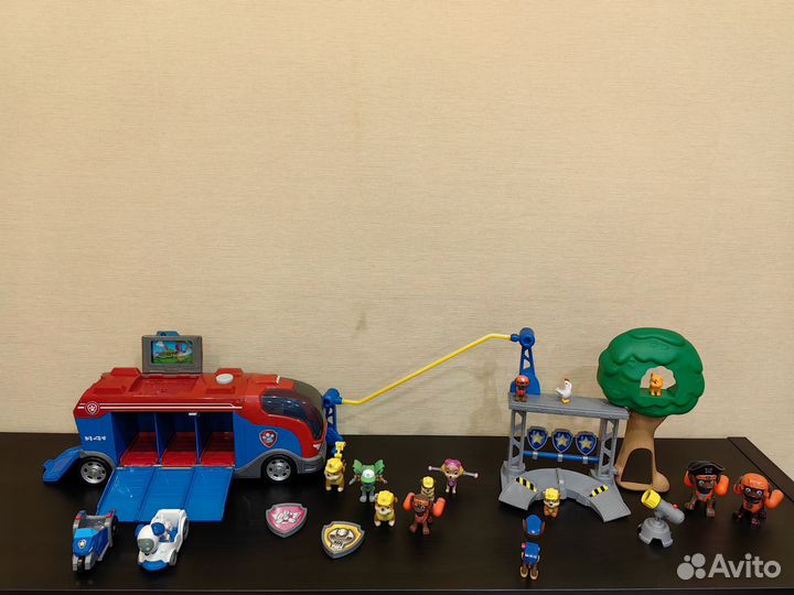 Щенячий патруль, патрулевоз, база