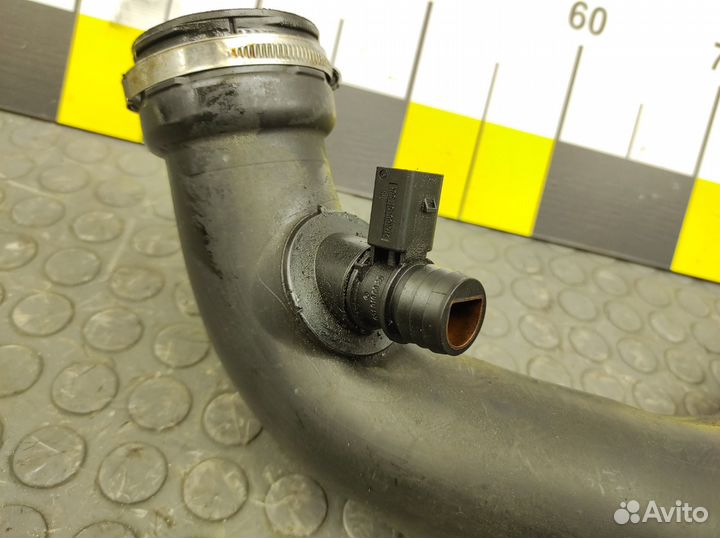 Патрубок воздушный Mercedes-Benz W204 M271.820