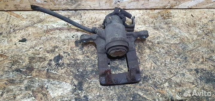 Суппорт задний правый Opel Astra J 2010-2017