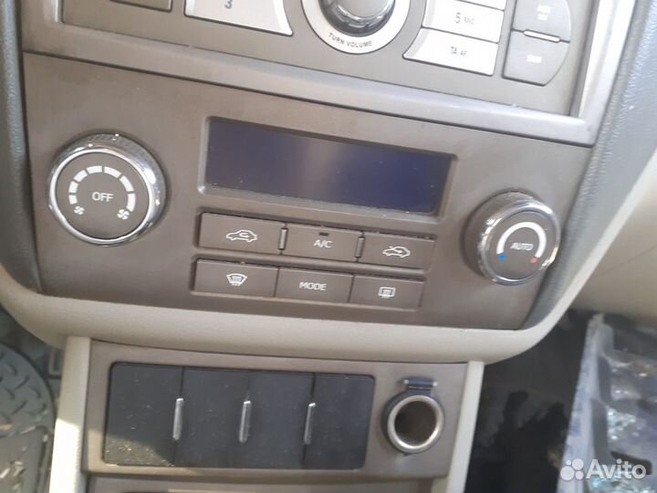 Блок управления кондиционером Джили Эмгранд ец7