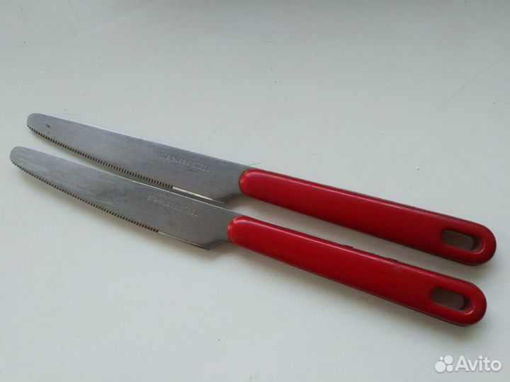 Ножи столовые красный 2 шт б/у