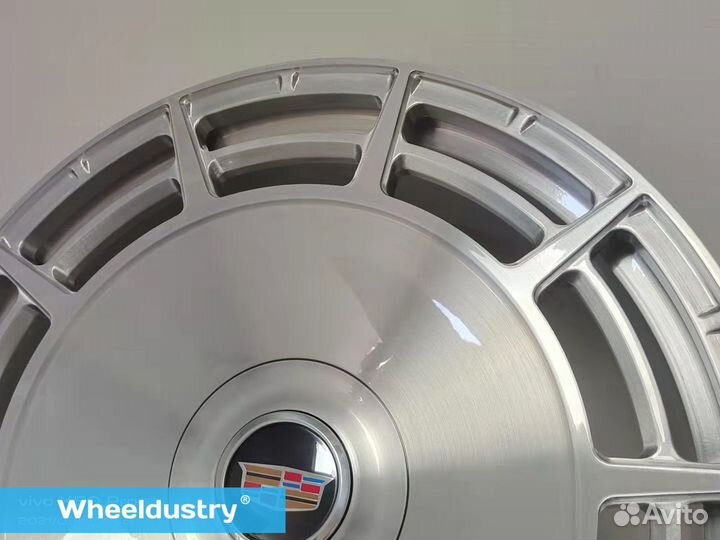 Кованые диски R24 Cadillac Escalade