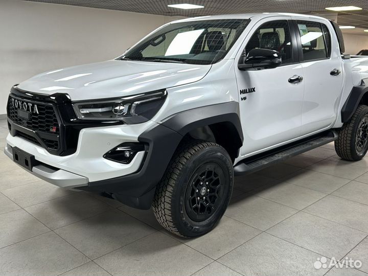 Toyota Hilux 4.0 AT, 2024