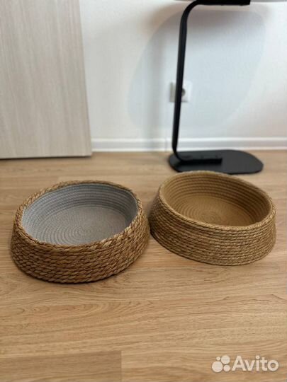 Лежанка для кошек на доставке