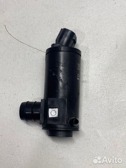 Моторчик омывателя лобового передний Toyota Camry