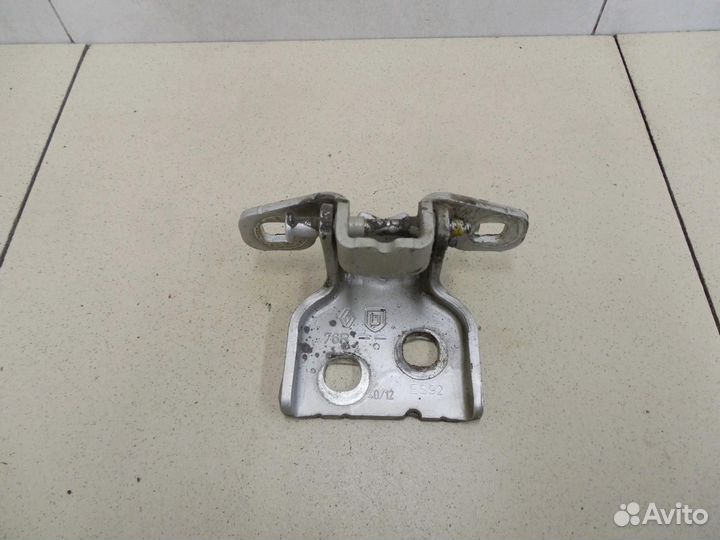 Петля двери рено