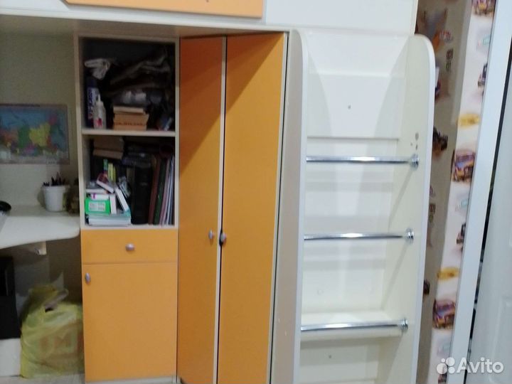 Уголок школьника с кроватью и матрасом