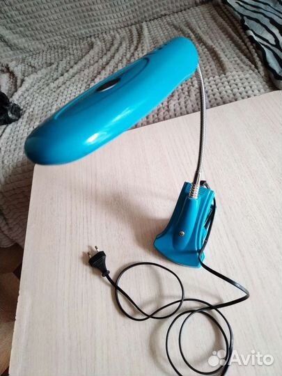 Лампа настольная на прищепке