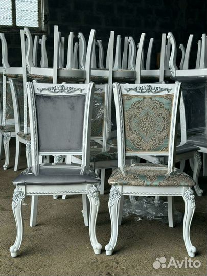 Кухонный стол и стулья