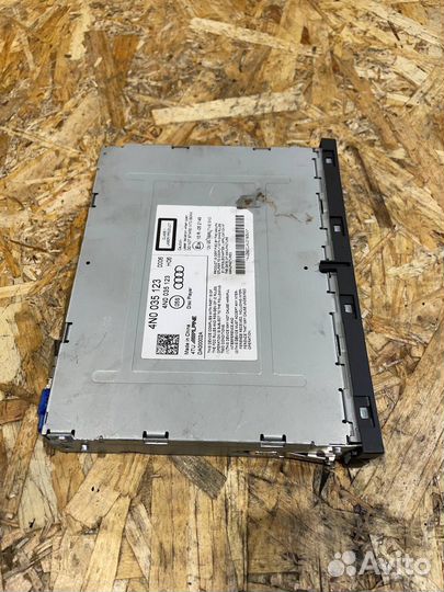 DVD-проигрыватель Audi 4N0035123